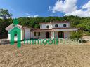 villa-di-290-m²-con-piu-di-5-locali-e-box-auto-dop