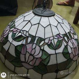 Lampadario vintage di vetro dipinto con rose in ri