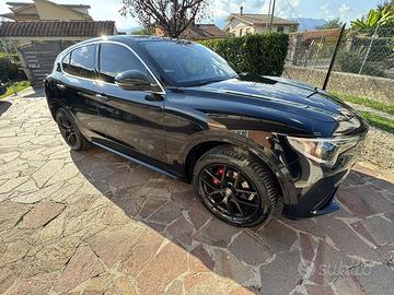 Alfa romeo stelvio 2,0 280 cv Q4 first ediction