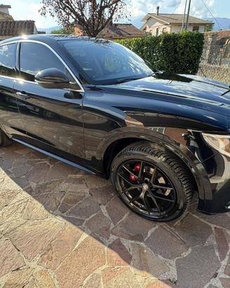 Alfa romeo stelvio 2,0 280 cv Q4 first ediction