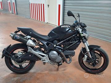 Ducati Monster 696 Performance