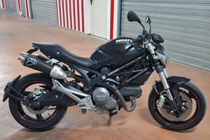Ducati Monster 696 Performance