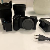 Camera Sony a6500 con obiettivi