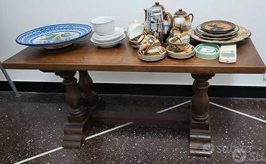 Tavolino in legno massello antico