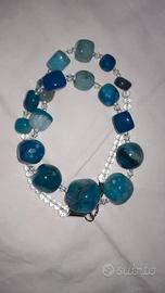 Collana in agata blu e vetro
