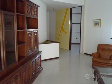 Trivano arredato p. auto centrale prestigioso