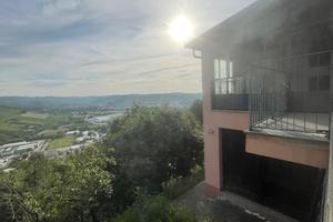 Villetta libera 4 lati.posizione panoramicissima