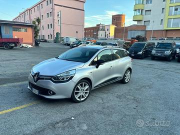 Renault clio station wagon