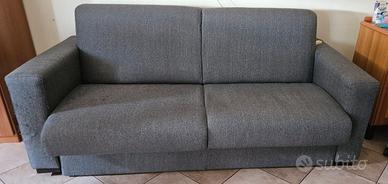 Divano letto semi nuovo