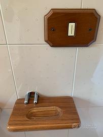 Accessoti in legno per bagno