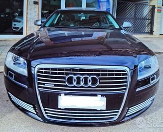 AUDI A 8 QUATTRO 