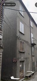Ampia casa indipendente su 4 livelli a Decollatura