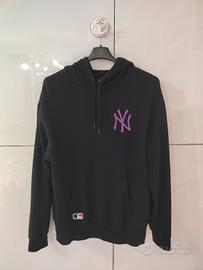 New Era felpa pesante nera e viola