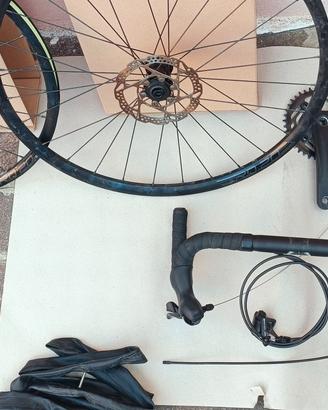 Kit bici gravel microshift AdventX ruote gruppo