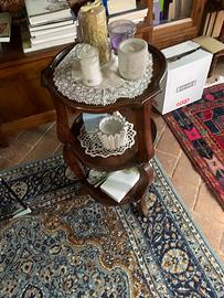 Tavolino etagère in legno massello a 3 ripiani