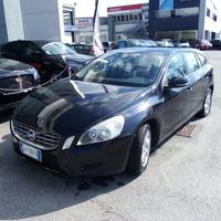 VOLVO V60 (2010-2018) V60 D3 Momentum