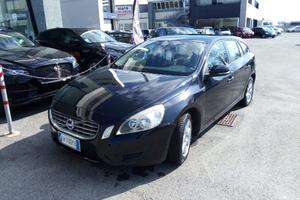 VOLVO V60 (2010-2018) V60 D3 Momentum