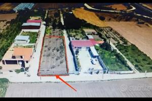 Terreno fronte strada 1284 mq