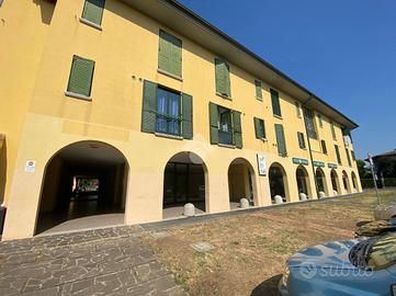 NEGOZIO A RONCADELLE