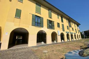 NEGOZIO A RONCADELLE