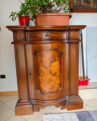 Mobile antico – stile