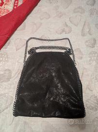 Borsa stile Stella McCartney con catene
