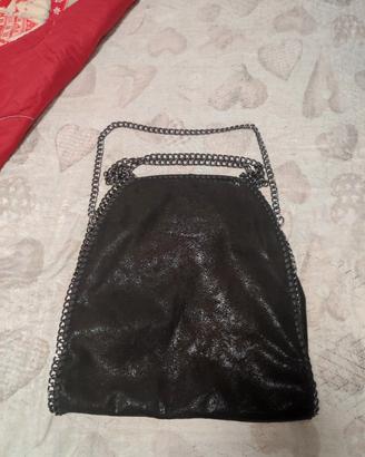 Borsa stile Stella McCartney con catene