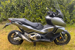 Honda Forza 750 del ‘24 10.000 km