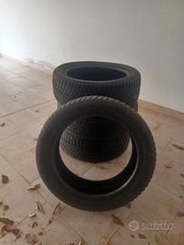 gomme auto  215/50 R18  92V