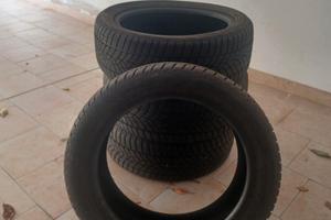 gomme auto  215/50 R18  92V