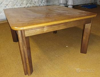 Tavolino in radica di noce