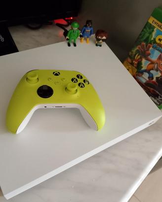 Xbox one x 1TB + gioco + 2 Joystick