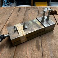 Solleva moto a pantografo e vite