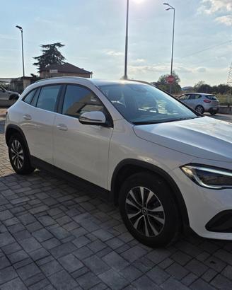 Mercedes GLA 200d Executive Aziendale come nuova