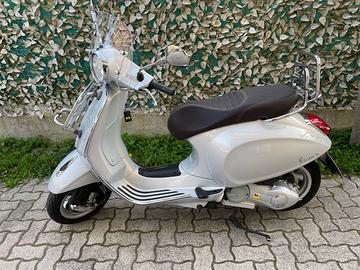 Vespa 125 primavera touring