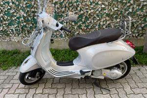 Vespa 125 primavera touring