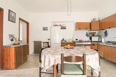 CASA SEMINDIPENDENTE A ISOLA DI CAPO RIZZUTO