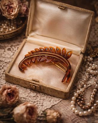 Antico gioiello acconciature Auguste Bonaz