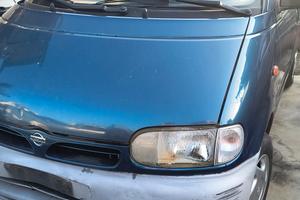 Nissan Serena 2.3 td per ricambi