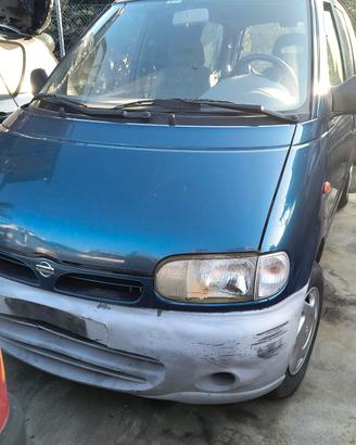Nissan Serena 2.3 td per ricambi