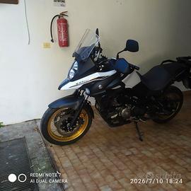 Moto Suzuki V-strom650 xt