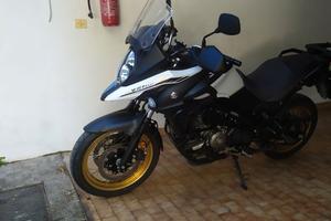 Moto Suzuki V-strom650 xt