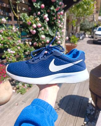 NIKE  scarpa running