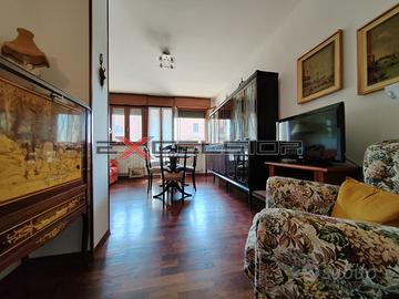 CAVARZERE CENTRO: signorile appartamento