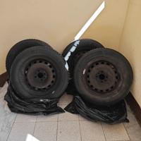 4 Cerchi in ferro Fiat con pneumatici 4 stagioni 