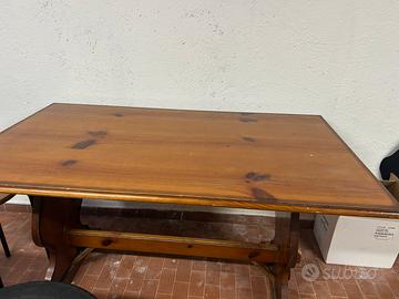 Tavolo taverna in legno