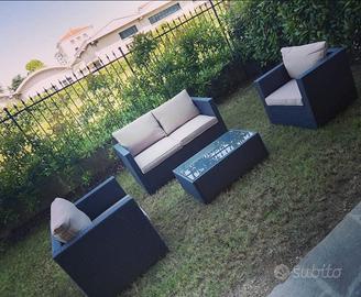 Set divano e poltrone da giardino
