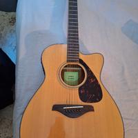Chitarra acustica yamaha