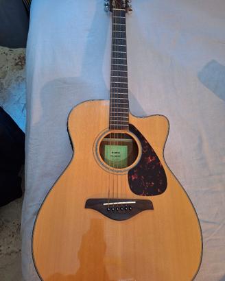 Chitarra acustica yamaha