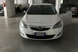 OPEL Astra 4ª serie - 2010